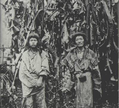 IGNORANCE AND POVERTY

Characteristic specimens of poor tribes found in wild areas off the
beaten path in the province of Y&uuml;n-nan; their food is rarely above famine
conditions.
