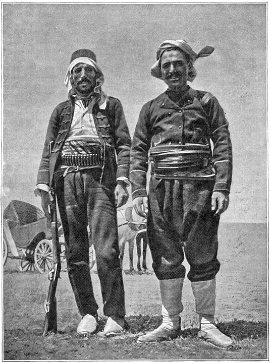 Armeni&euml;r uit Van, begeleid door een Zapti&eacute;.