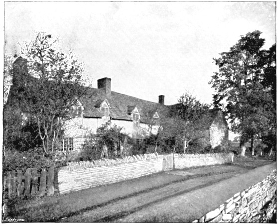 OLD HOUSE AT WILMECOTE, BY SOME SUPPOSED TO BE ROBERT
ARDEN'S