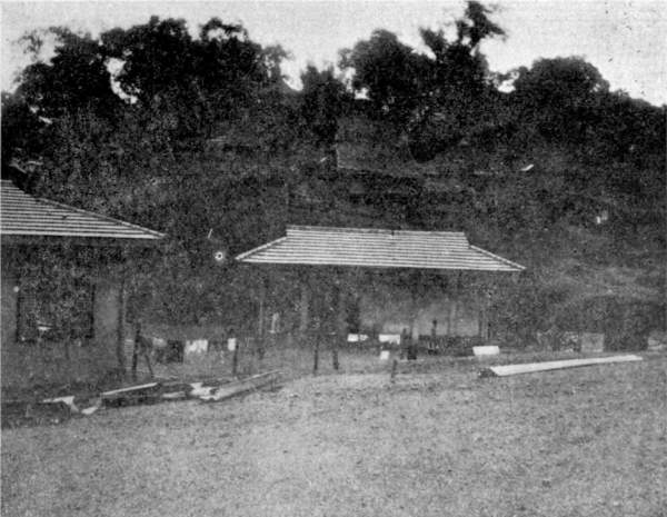 CONCRETE KITCHEN AND LAVATORY BUILDINGS AND NATIVE
RESIDENCES.