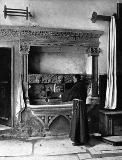 LAVABO IN SACRISTY OF FRANCISCAN CONVENT, RAGUSA
