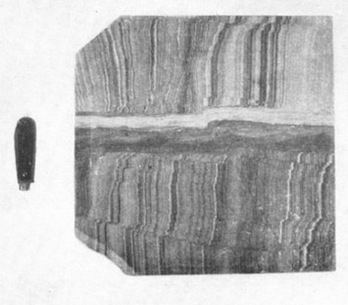 Banded sandstone from Calico Ca&ntilde;on, South Dakota