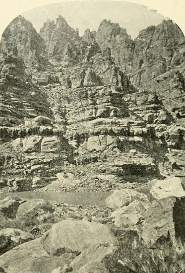The Craggs at
Millecrag Bend, foot of Cataract Canyon.