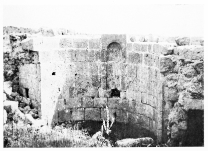 Fig. 193.&mdash;ḲAL’AT ḤÂTIM ṬÂI, CHAPEL.